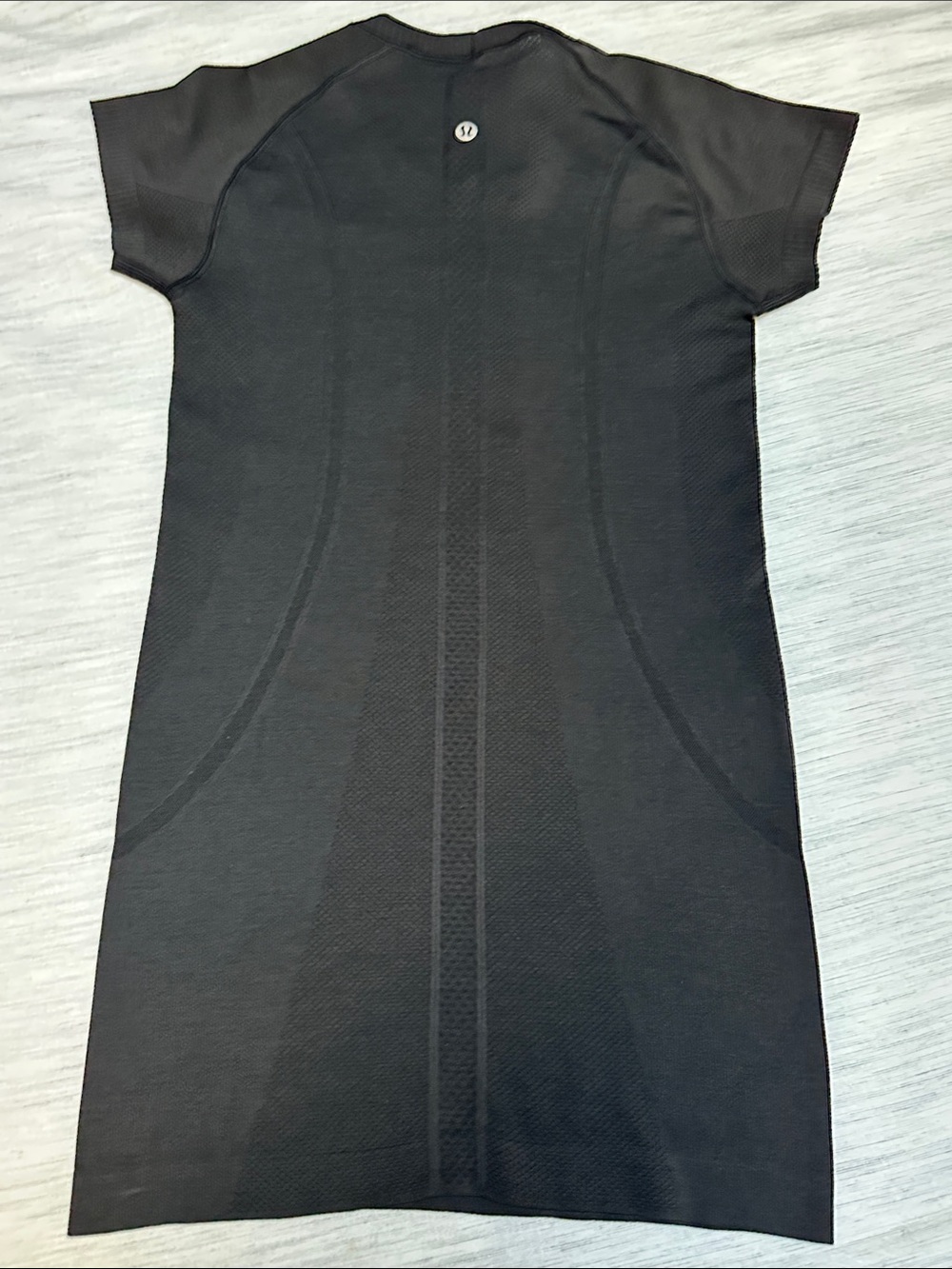 Lululemon Swiftly Tech shirt - Picture 6 of 7